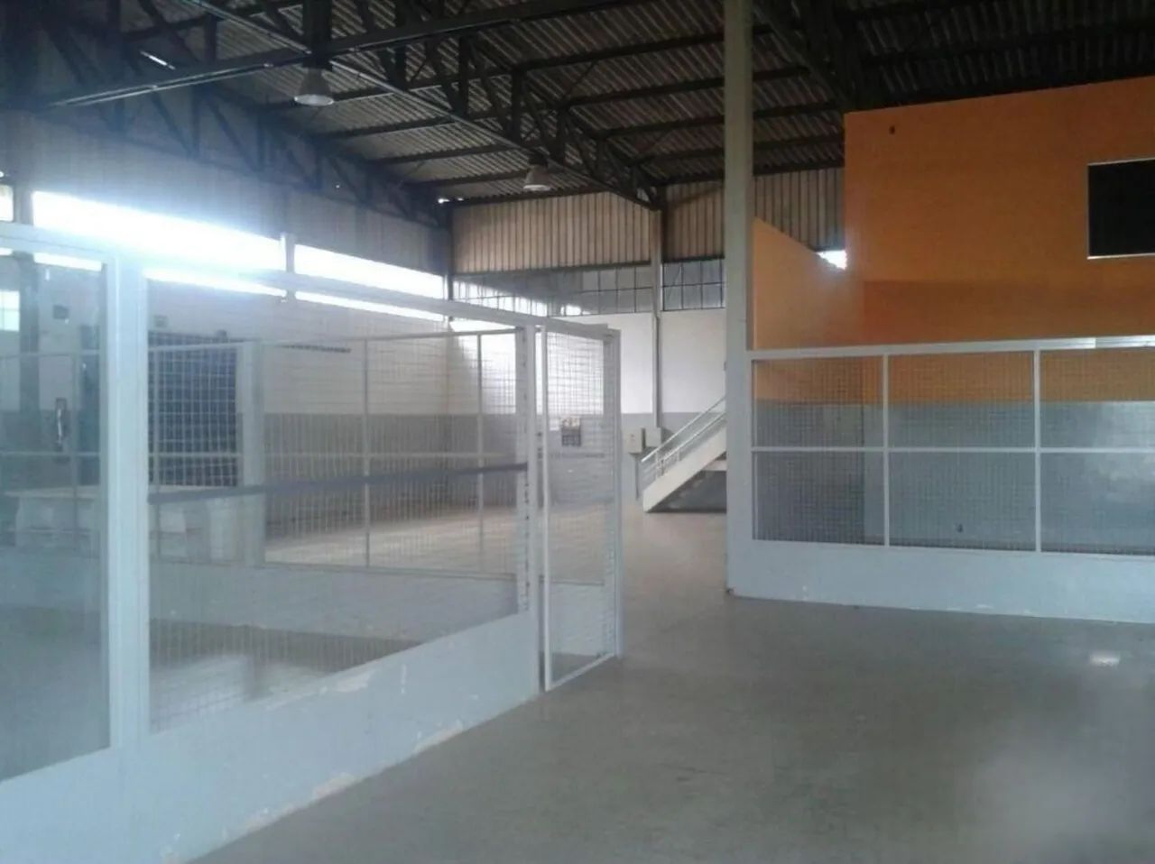 Galpão logístico 1200m2, Pé dir 7 mts, 5 docas, escritório, Wc's, Pátio com 2000m2 + Posto - Foto 4