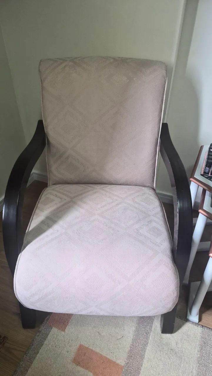 Poltronas (cadeiras) estofadas recentemente - reformadas. - Foto 3
