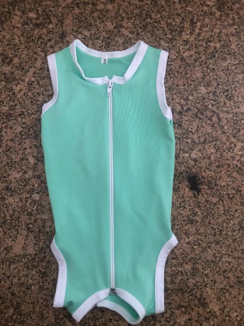 Roupa protetora pós-cirúrgica para cão e gato - fêmea, tamanho 5. (Valor unitário) - Foto 2