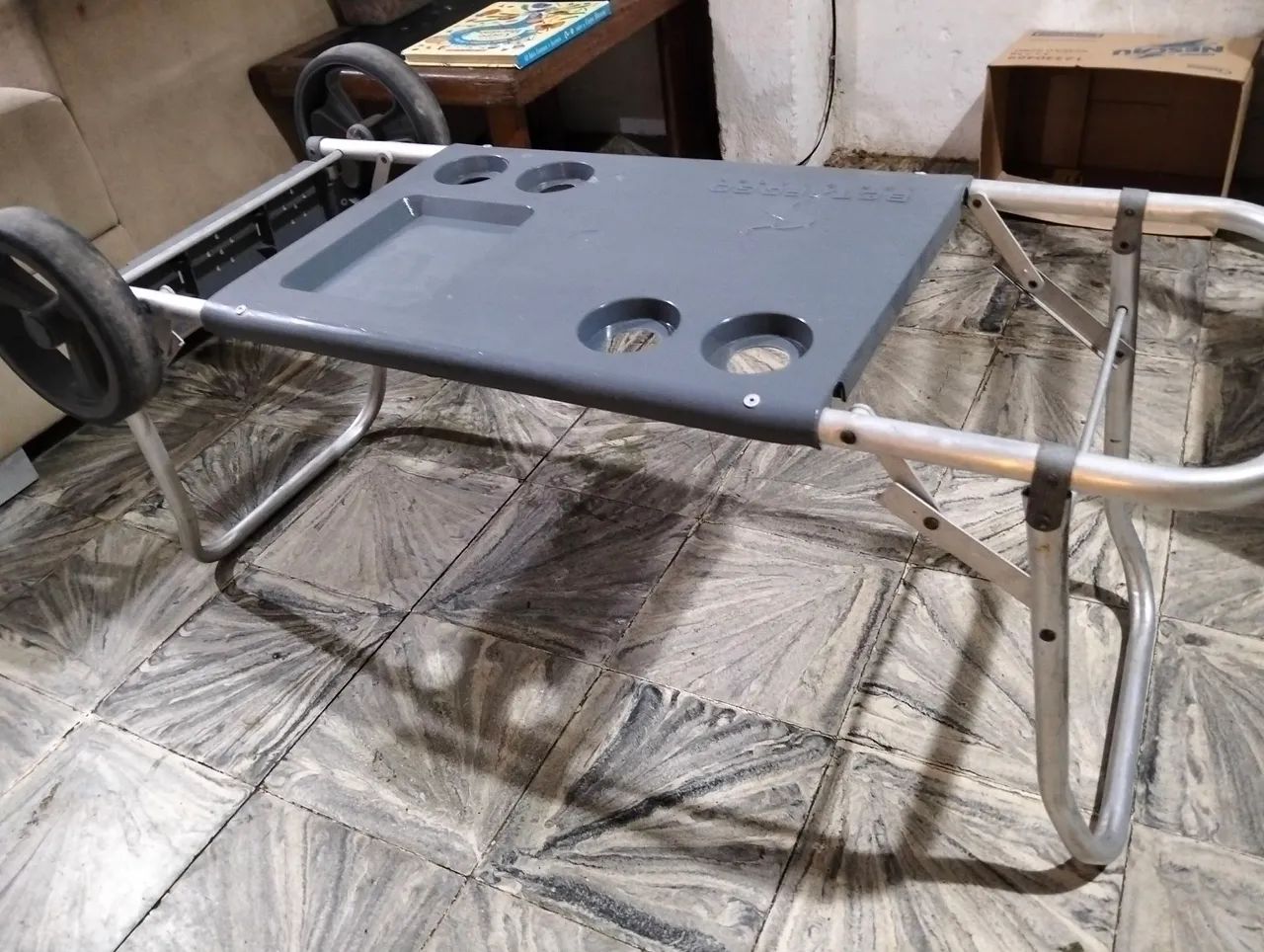 Carrinho mesa de praia 