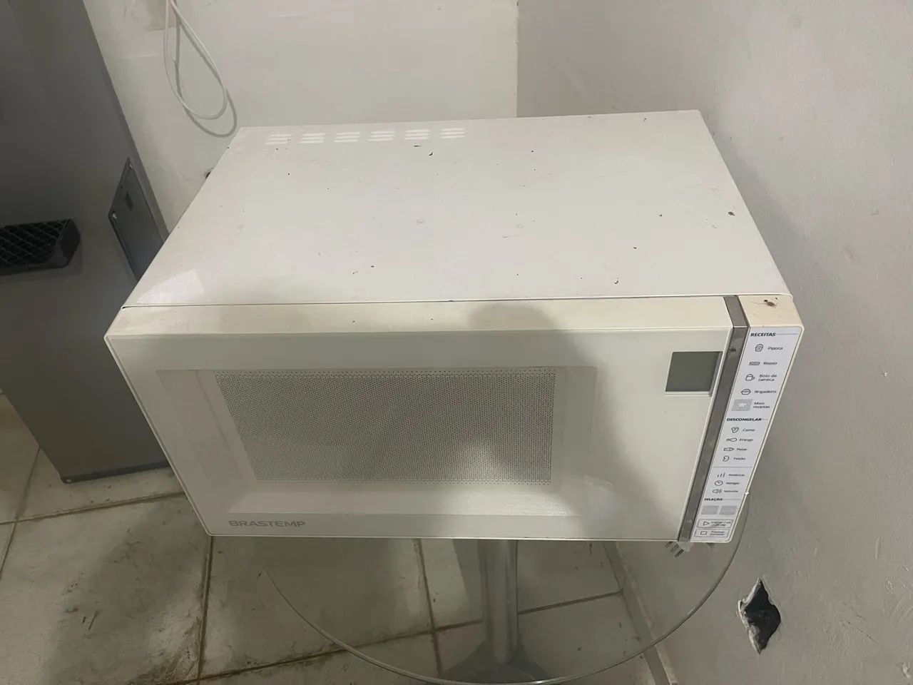 Microondas Brastemp 32litros. Funciona 100% - Foto 2