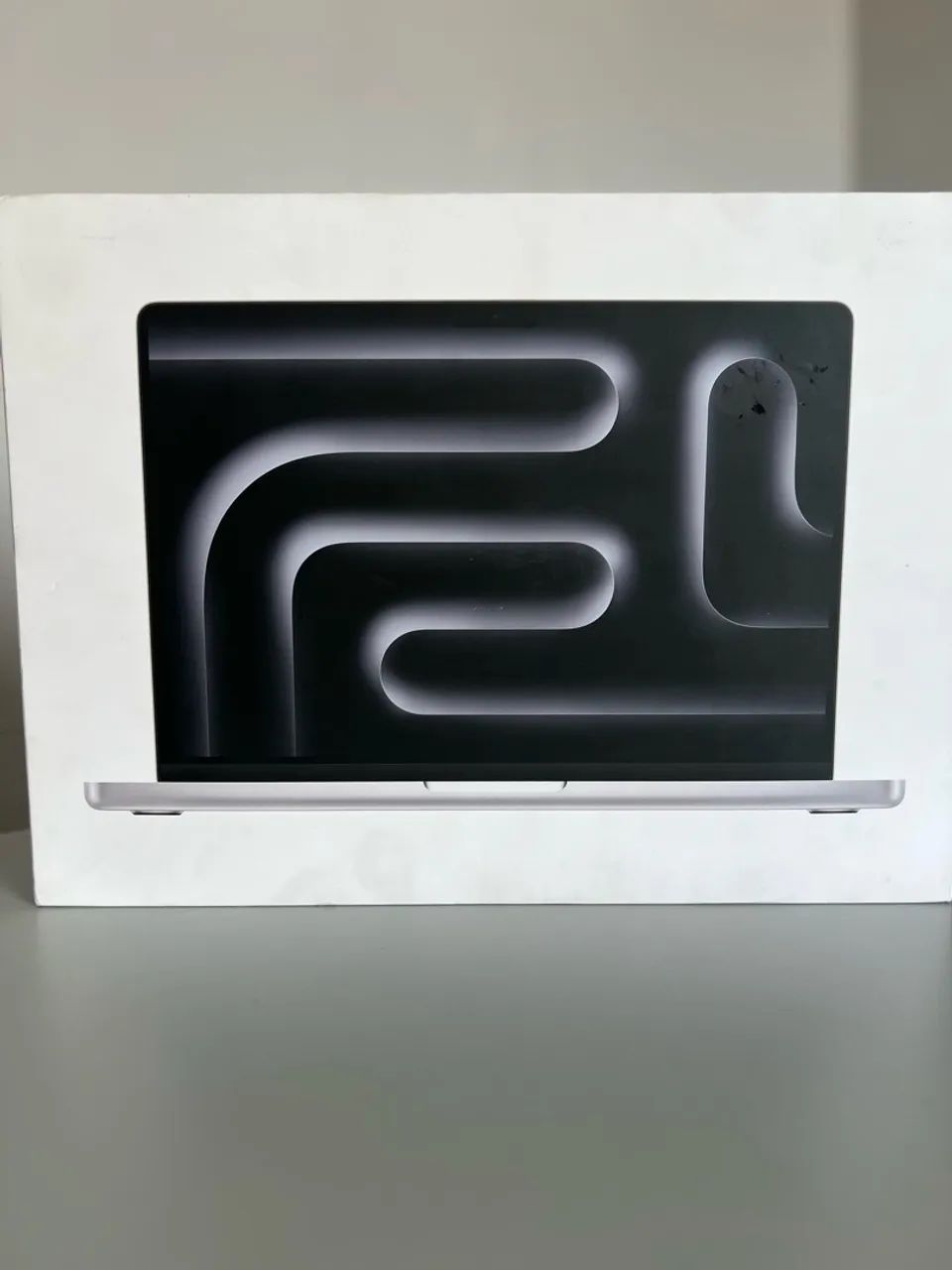 MacBook M5 Pro 48GB de RAM 1Tera - Leia. 