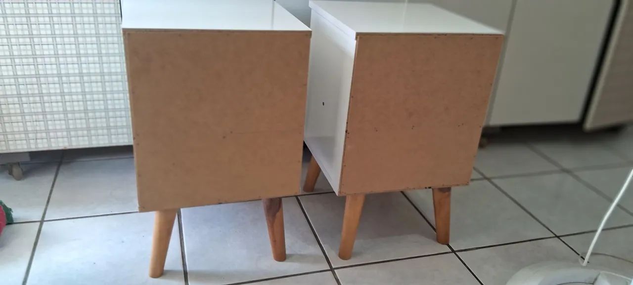 Mesas de  cabeceiras com pés RETRÔ  - Foto 4