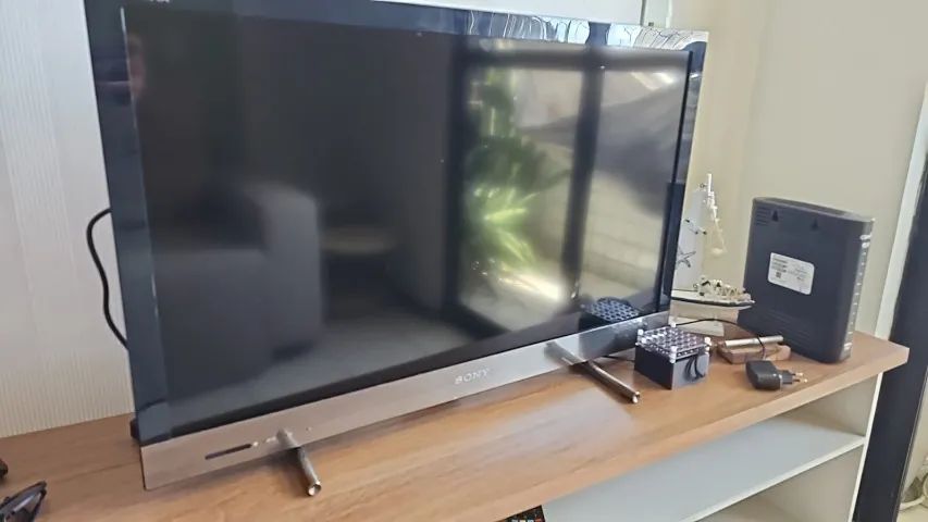 Tv Sony, 32 polegadas Modelo Bravia Tela sem funcionar: Venda para retirada de peças.