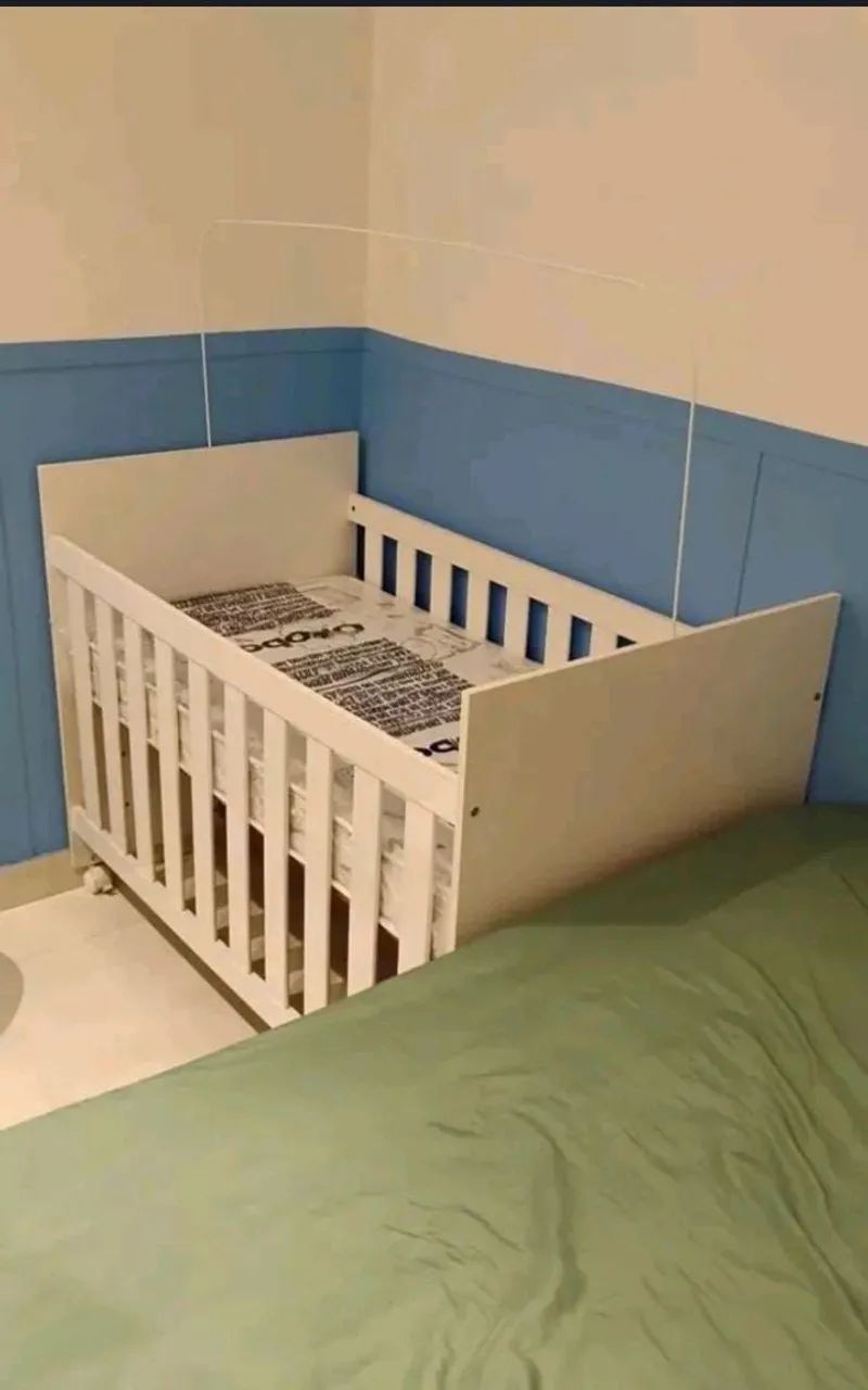 Berço com colchão 