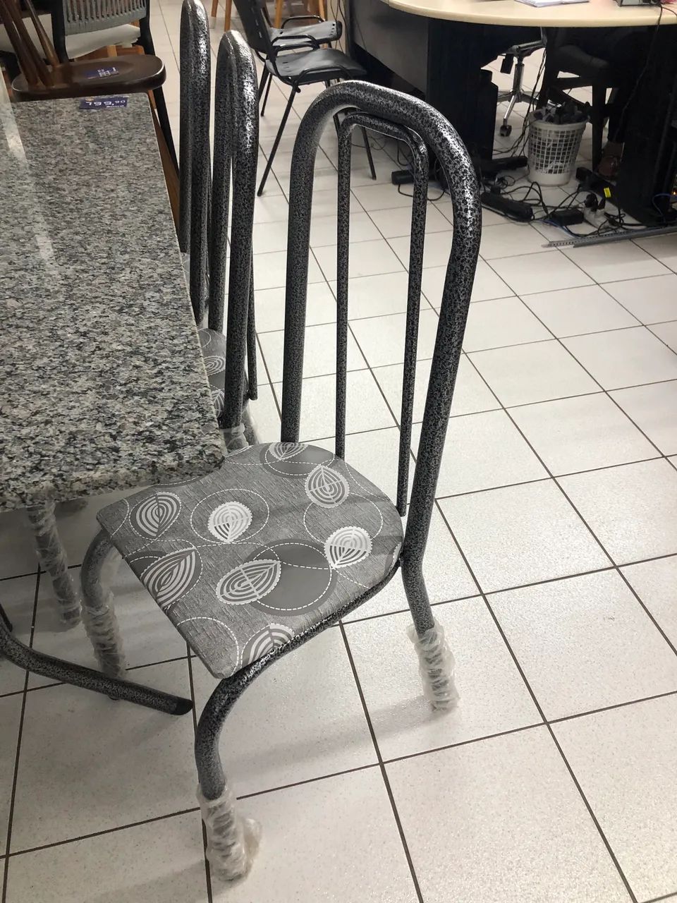 Mesa granito 6 cadeiras NOVA - Foto 4