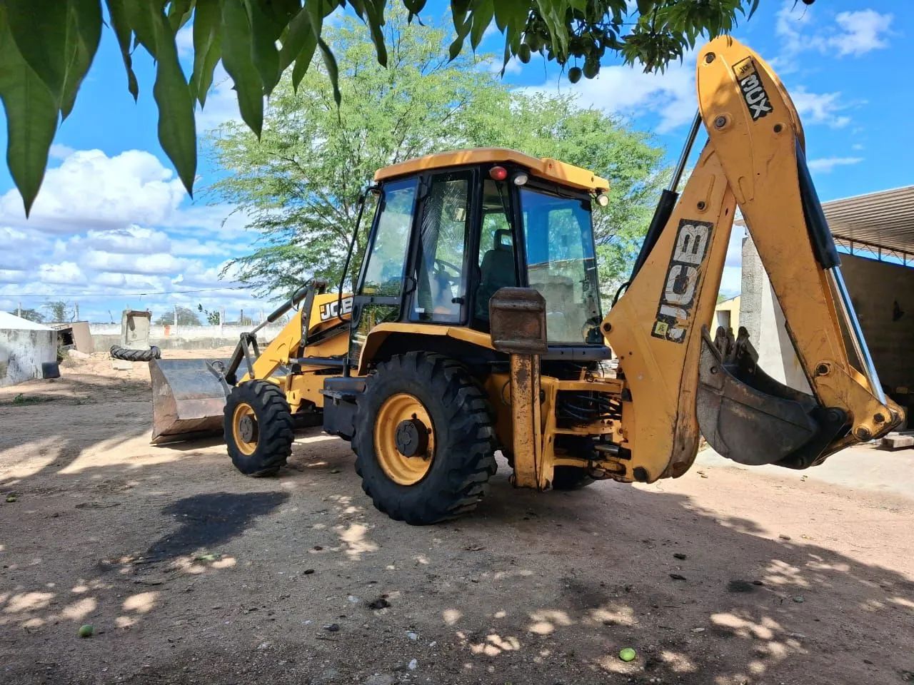 Retroescavadeira JCB 3CX 2016 - Foto 2