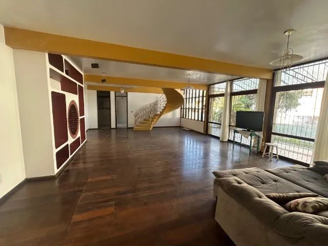 Casa na Trindade ideal para clínica e café - Foto 3