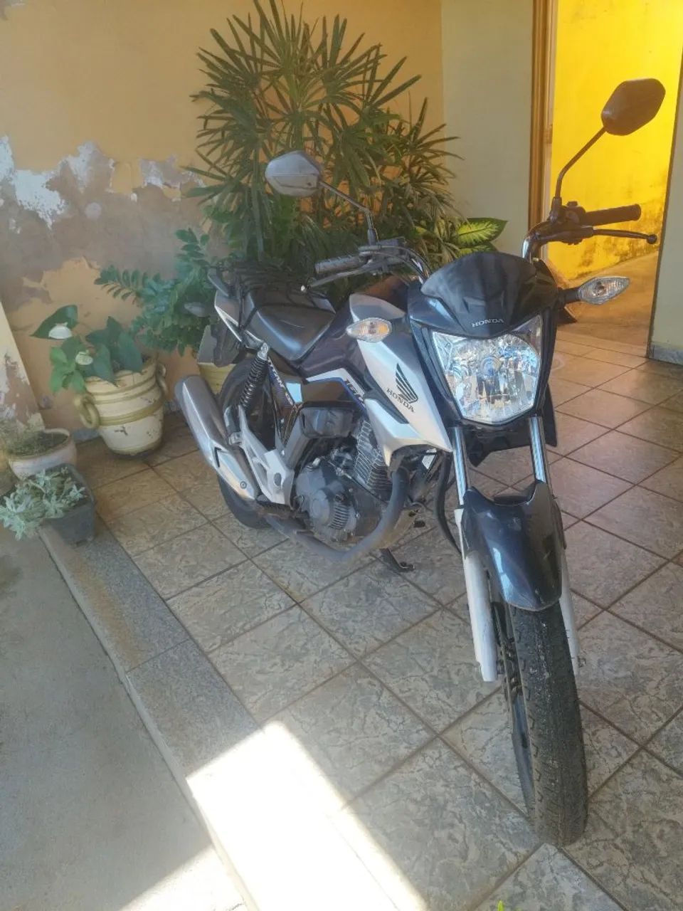 Titan - Foto 2