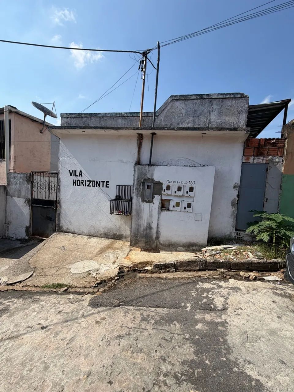 Vende-se uma vila