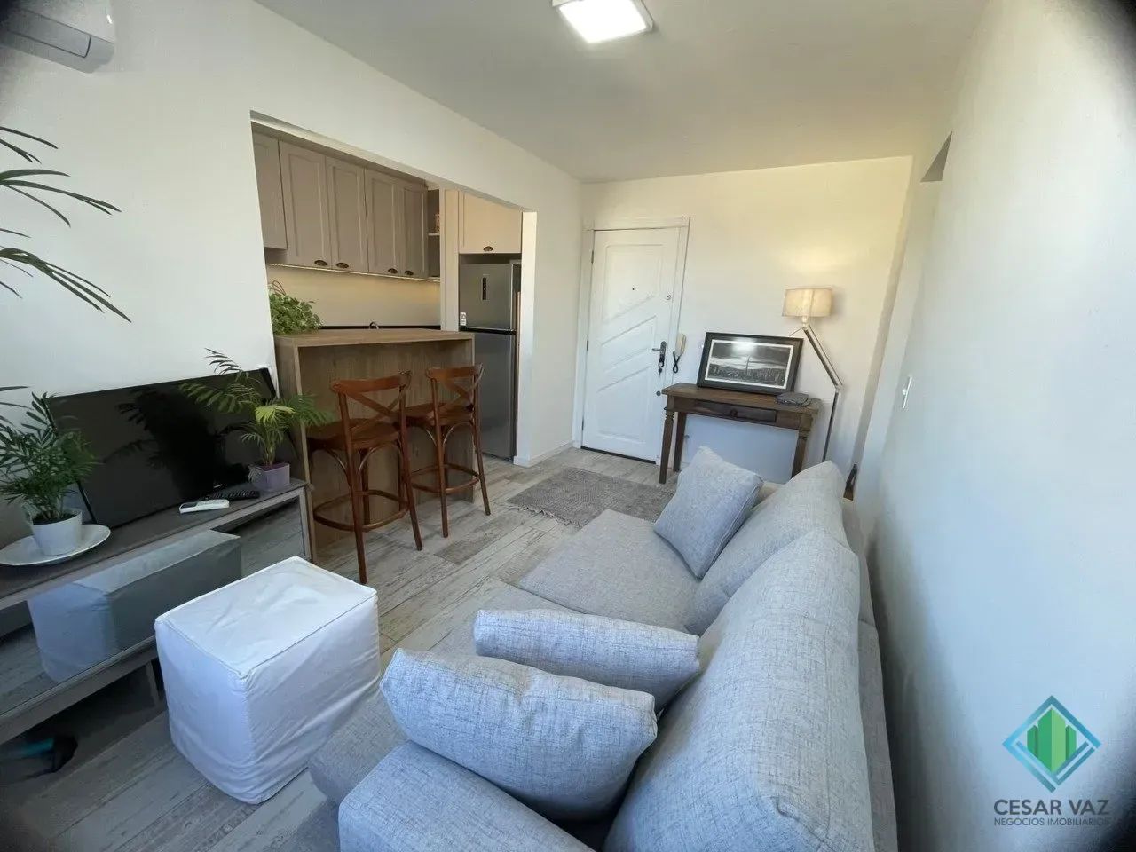 Ótimo apartamento de 2 dormitórios em Coqueiros - Florianópolis - SC - Foto 2