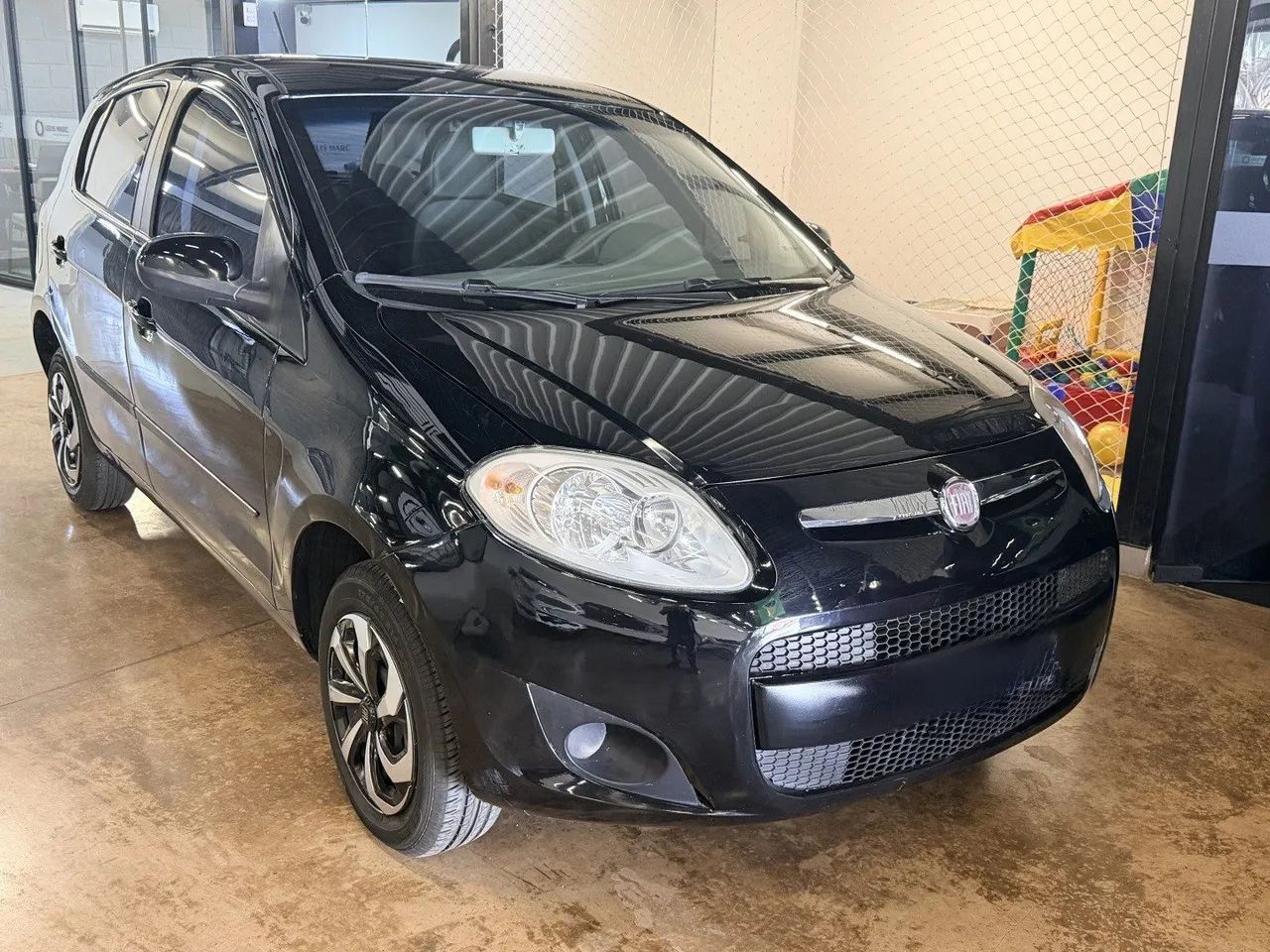 Fiat Palio Attractive 1.0 EVO Fire Flex 8V 5P 2013 - Foto 2