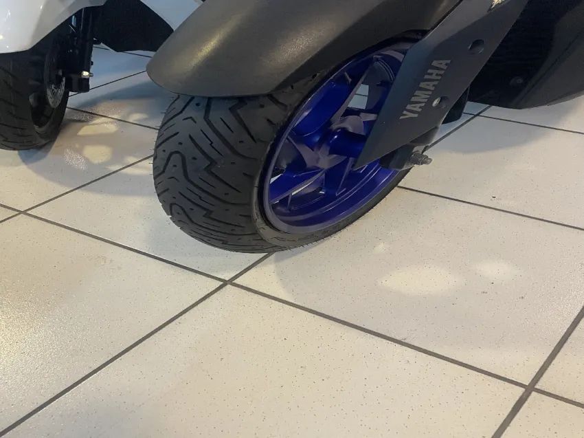 YAMAHA XMAX 250 ABS - Foto 4