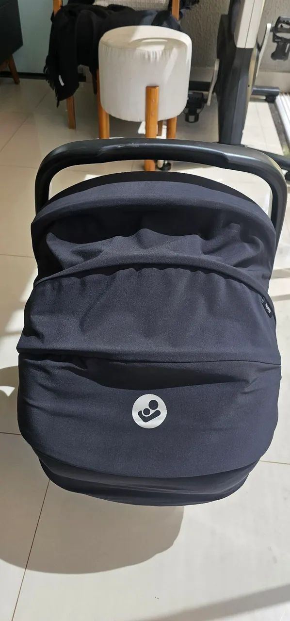 bebê conforto Maxi-Cosi Marble Essential Black preto com base ISOFIX - Foto 3