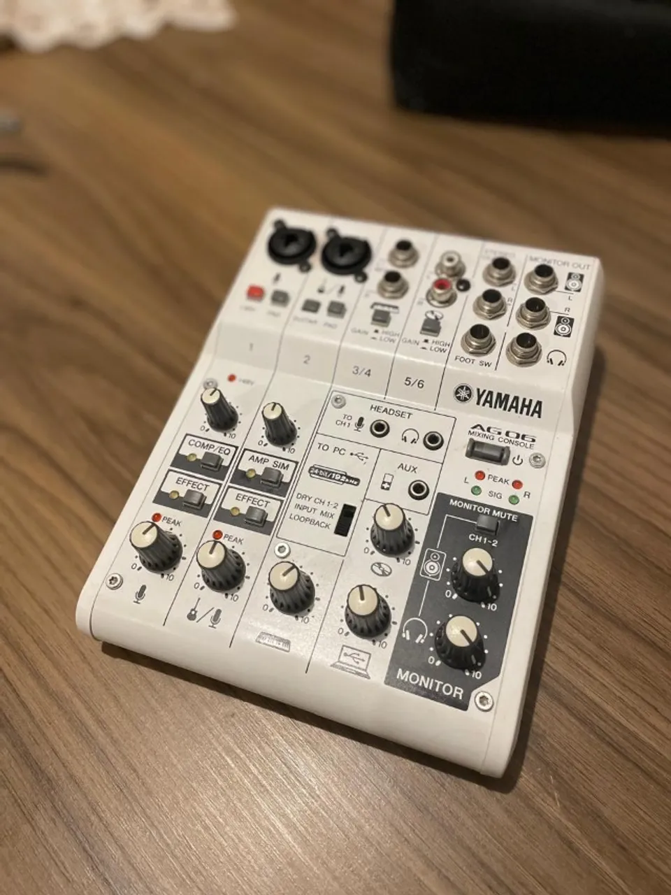 Yamaha AG06MK2 Branca Mesa de Som interface USB 6 canais Live