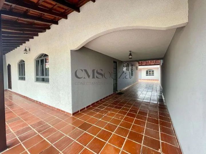 Casa para alugar em Londrina, São Pedro, com 3 quartos, com 252 m² - Foto 2