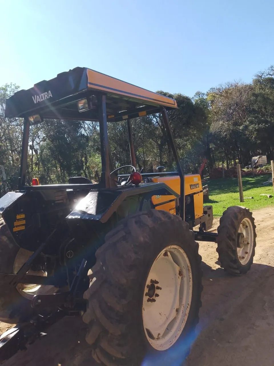 Trator valtra 685 - Foto 2