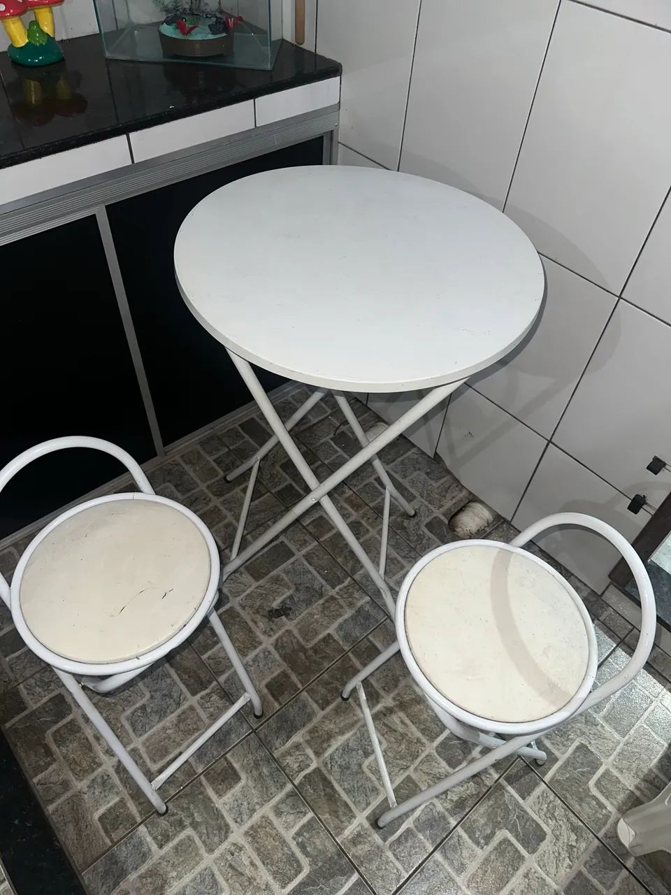 Conjunto mesa + 2 cadeiras dobráveis - Foto 3