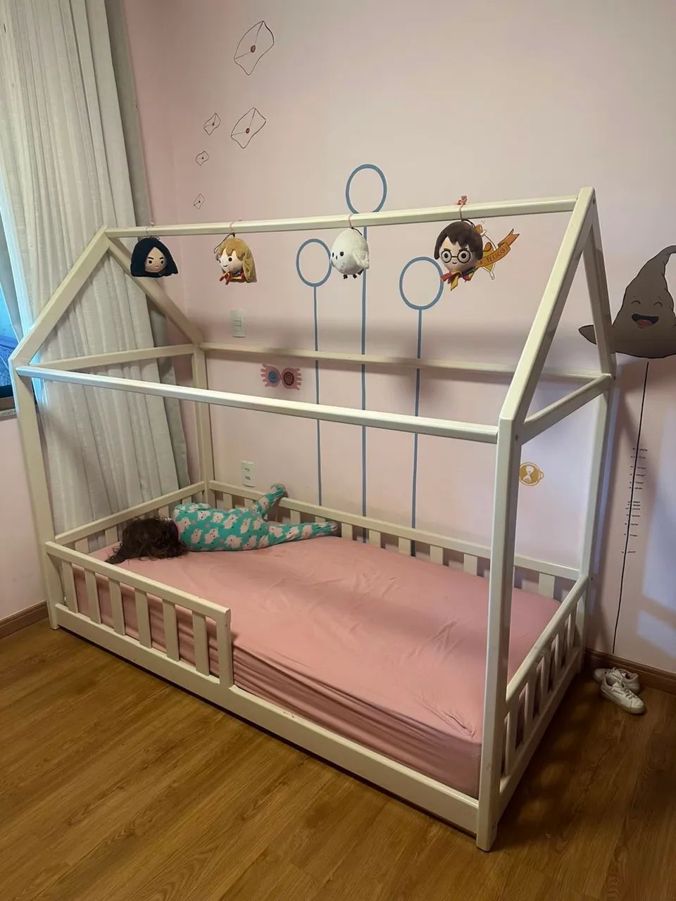 Cama montessoriana infantil