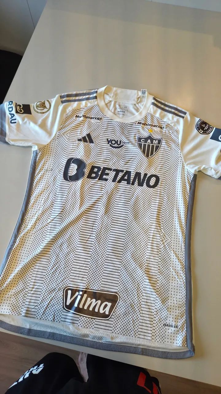 Camisa Oficial Atlético Mineiro - Modelo 3 , atleta Vitinho - Patch Série A 2024