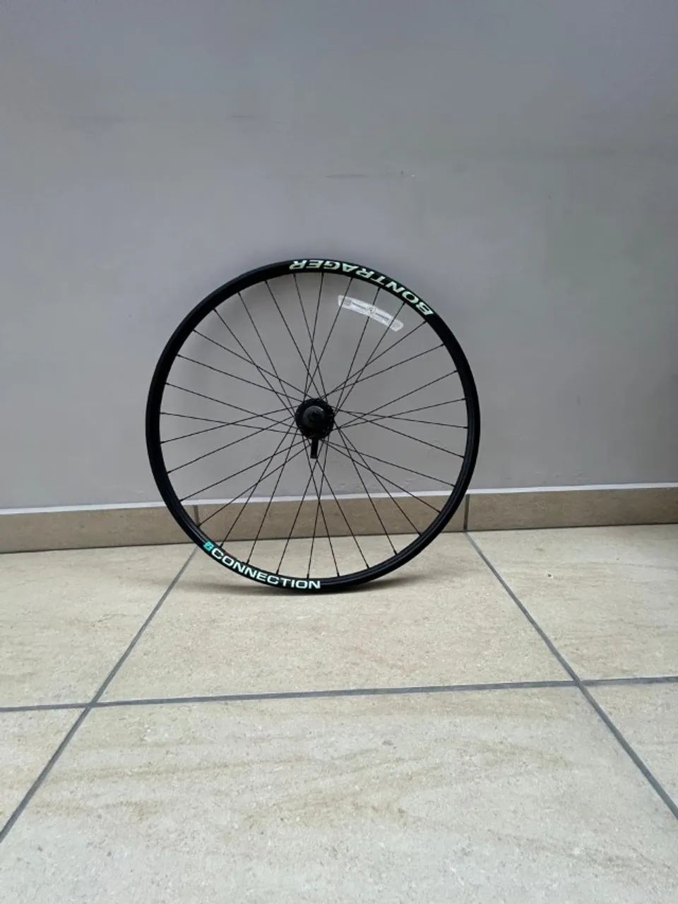 Roda Dianteira Bontrager Connection 27.5