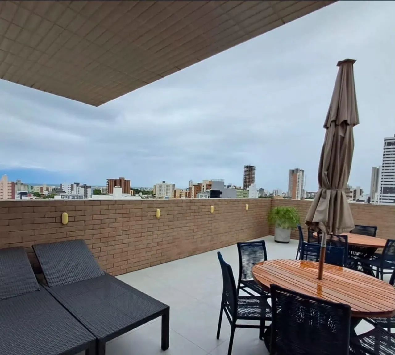 APARTAMENTO MOBILIADO COM 37m2 À 450m DO MAR DO BESSA. 