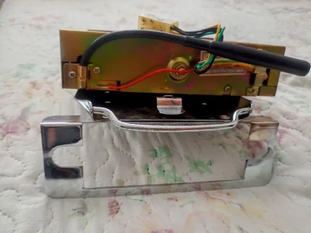 Rádio Toca-Fitas Aiko RX88 - Peças para carros, vans e utilitários
