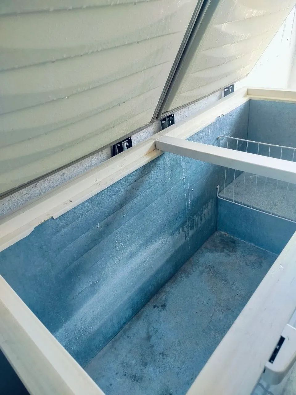 Freezer vertical 2portA litros 500  - Foto 3