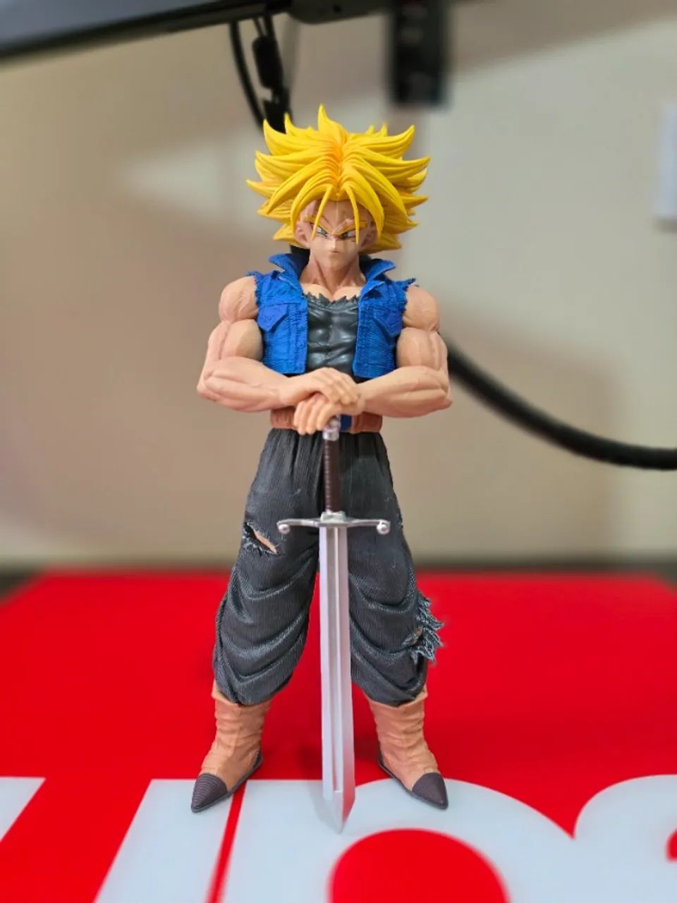 Action Figure Trunks Super Saiyajin Dragon Ball Z 25cm Com Espada - Foto 3