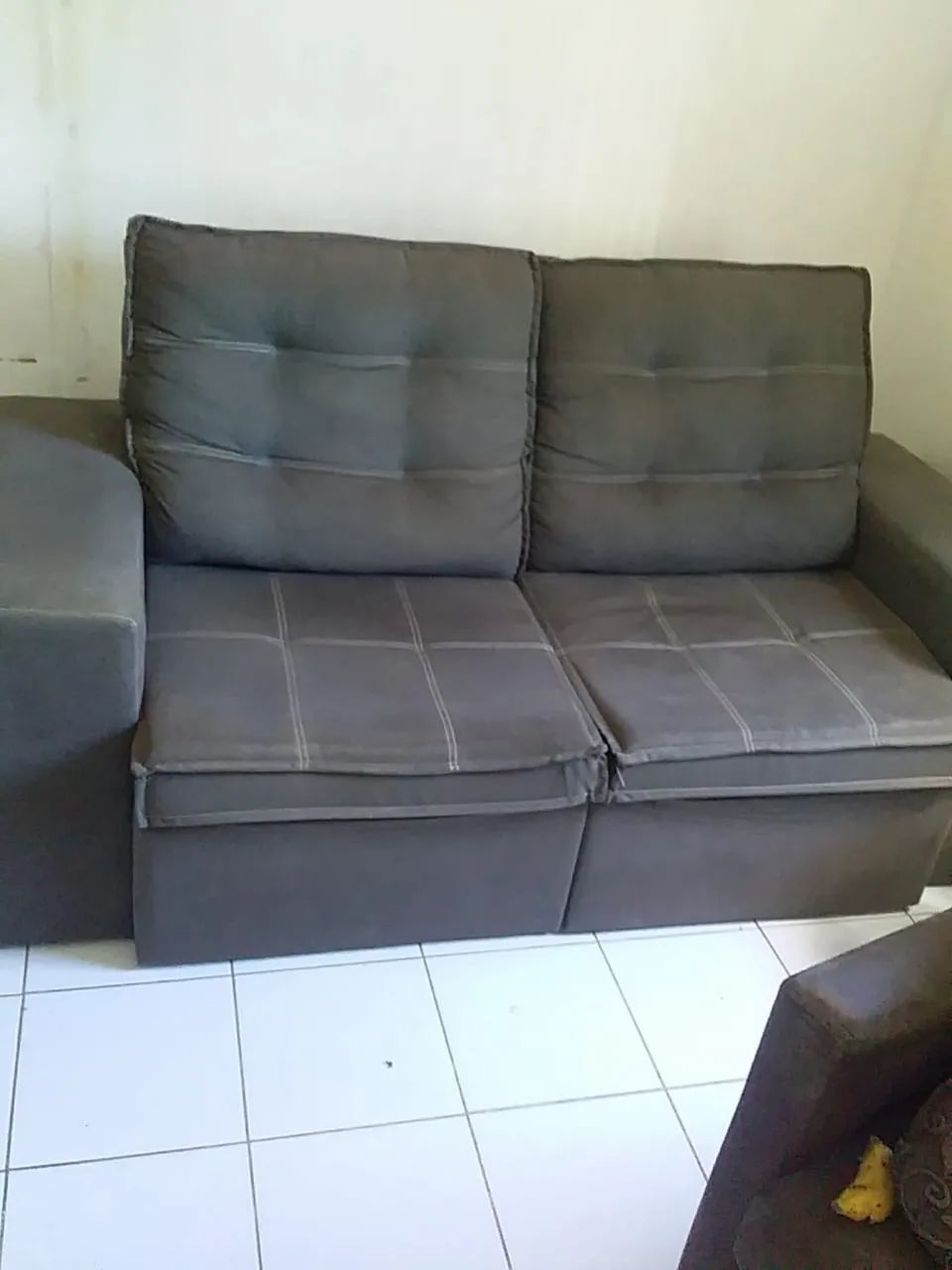 Sofá retrátil de dois lugares