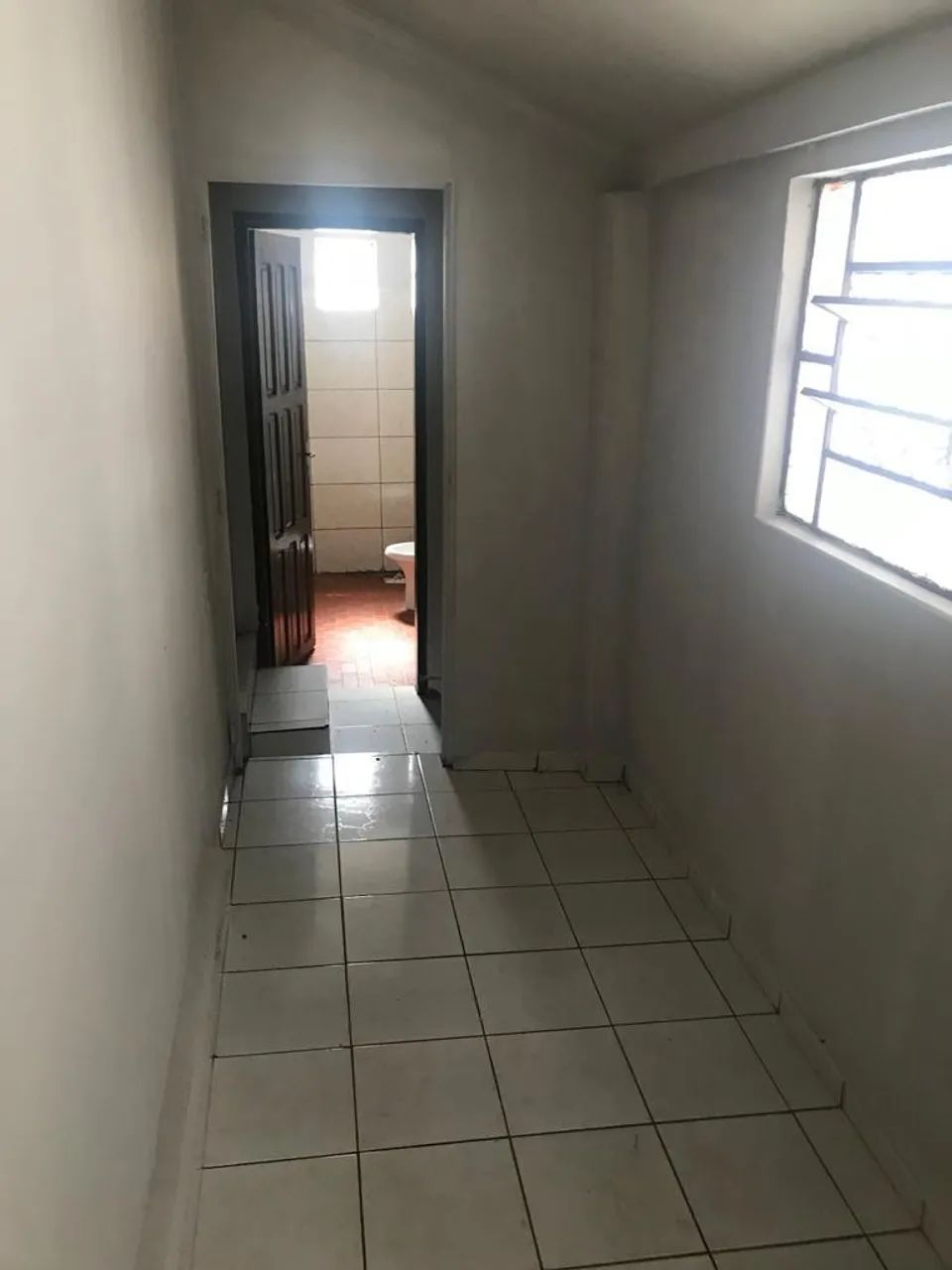 Casa dos fundos em setor Sul  - Foto 4