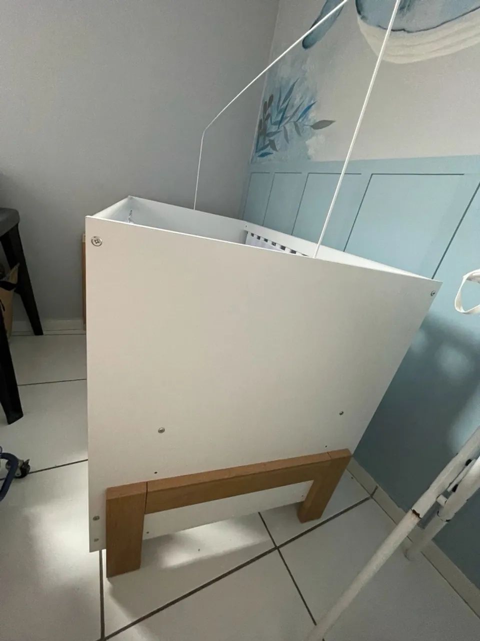 Berço nunca usado branco com amadeirado  - Foto 5