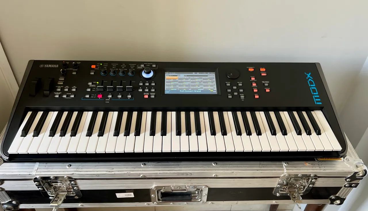 Yamaha MODX 6 + CASE + BAG