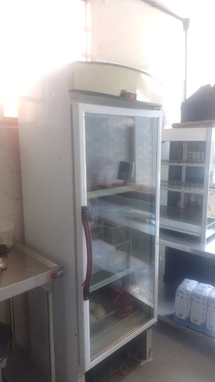 Geladeira Expositora