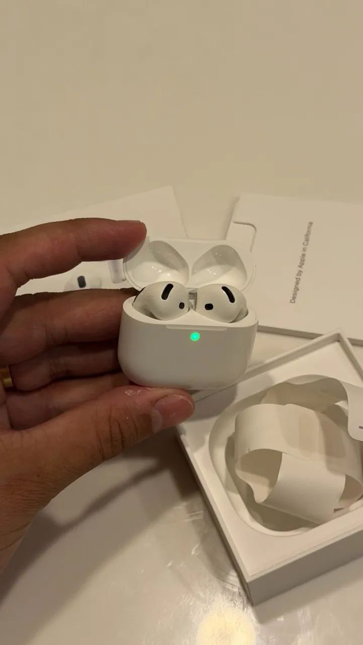 AirPods 4 com cancelamento de ruído - Seminovo impecável  - Foto 2