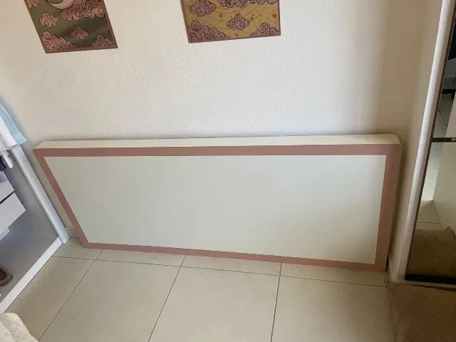 Tampo de mesa em fórmica e compensado - branco e rosé