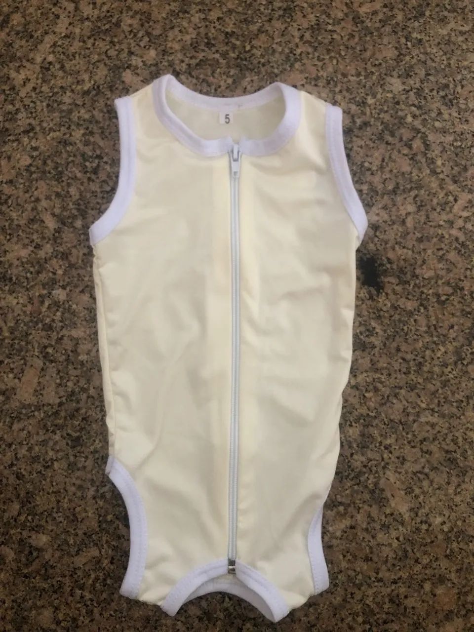 Roupa protetora pós-cirúrgica para cão e gato - fêmea, tamanho 5. (Valor unitário) - Foto 3
