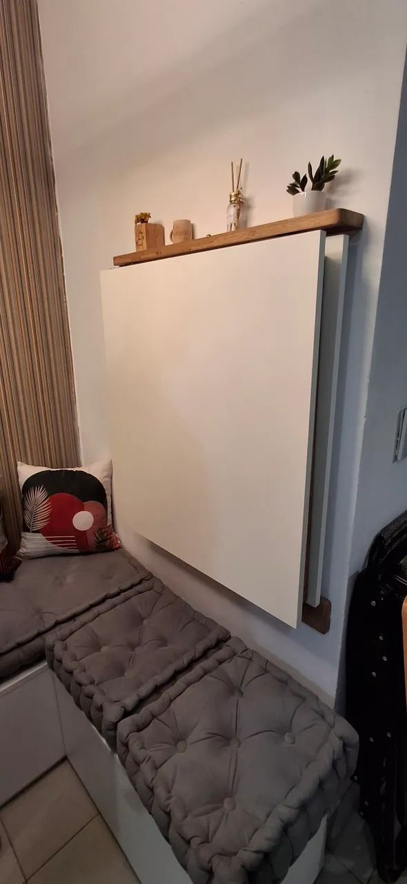 Mesa dobrável de parede