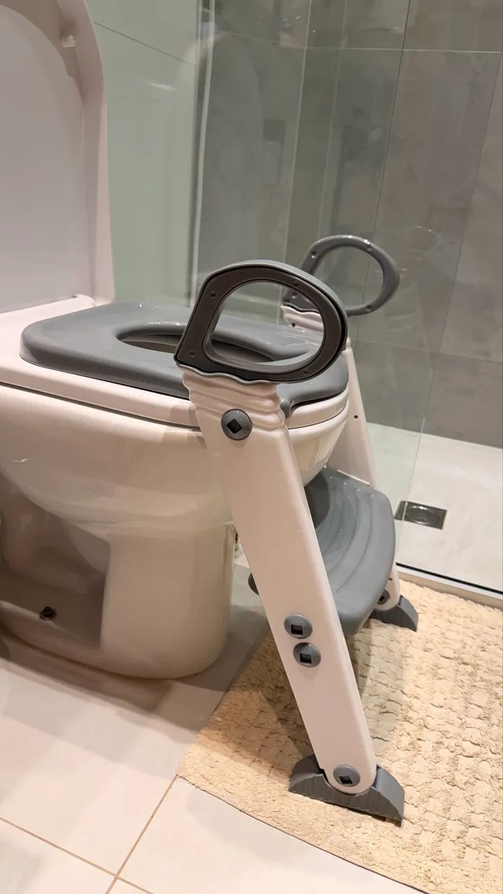 Redutor de assento de vaso sanitário com escada - Foto 3
