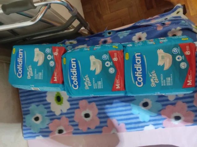 FRALDAS GERIÁTRICAS DIVERSOS PACOTES DE MARCAS E TAMANHOS - Foto 3