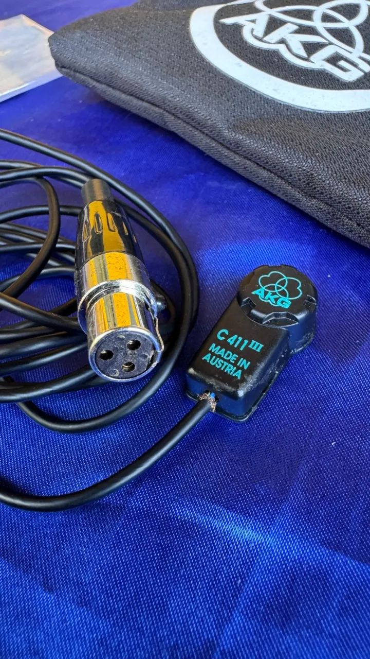 Microfone condensador de contato AKG C411 - Foto 3