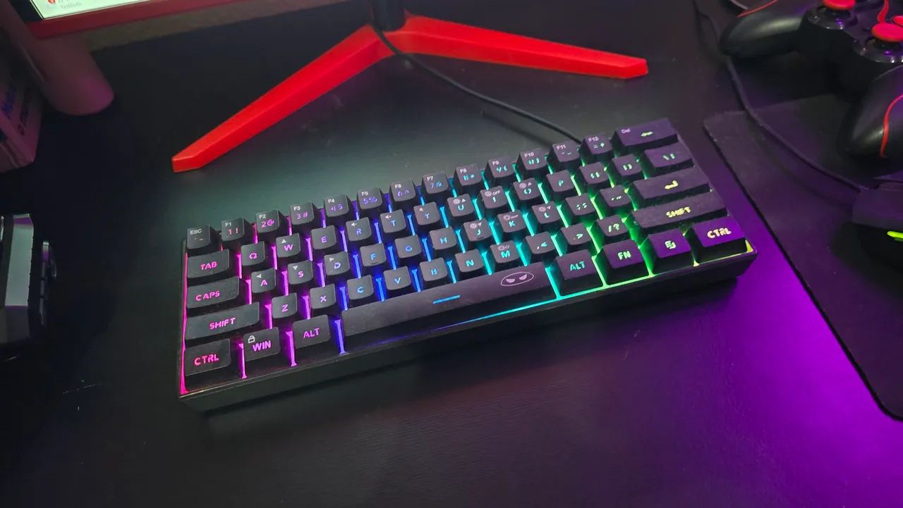 Vendo ou troco pc gamer completo com mesa, - Foto 3