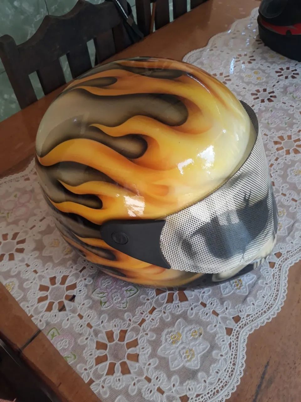 Capacete grafitado  - Foto 2