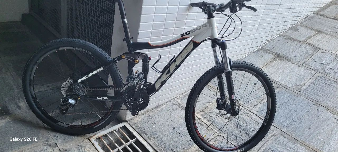 BIKE - BICICLETA - KHS ARO 26