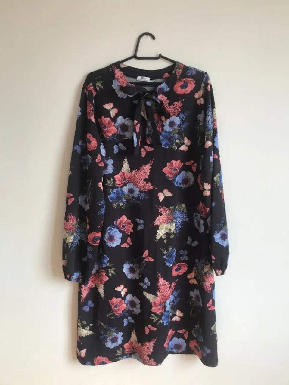 Vestido Floral e Preto - Foto 2