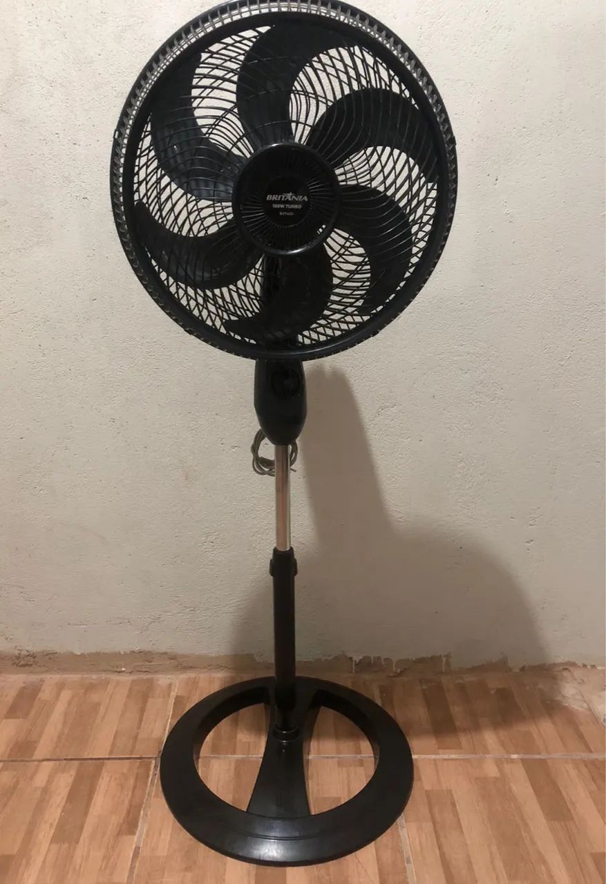 Ventilador de coluna Britânia 