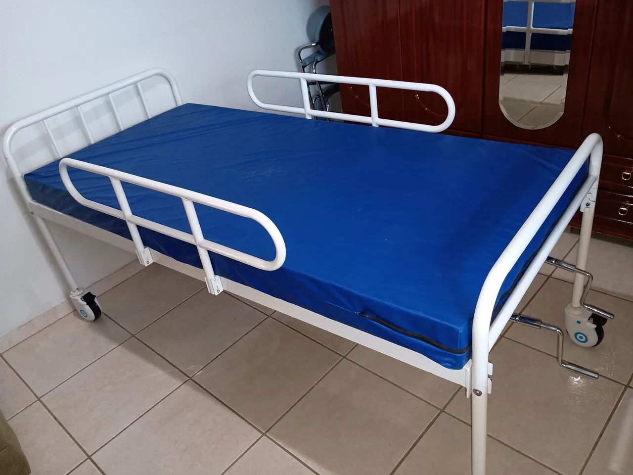 CAMA HOSPITALAR SUPER CONSERVADA  - Foto 2