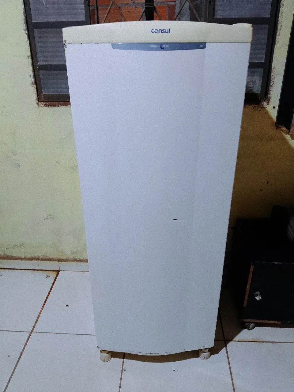 Vendo geladeira funcionando perfeitamente 
