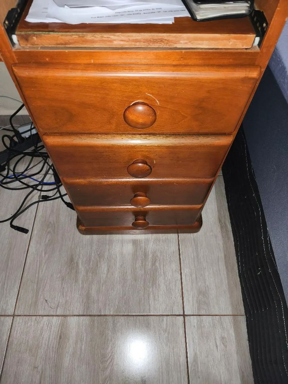 Escrivaninha madeira maciça, 4 gaveta - Foto 3
