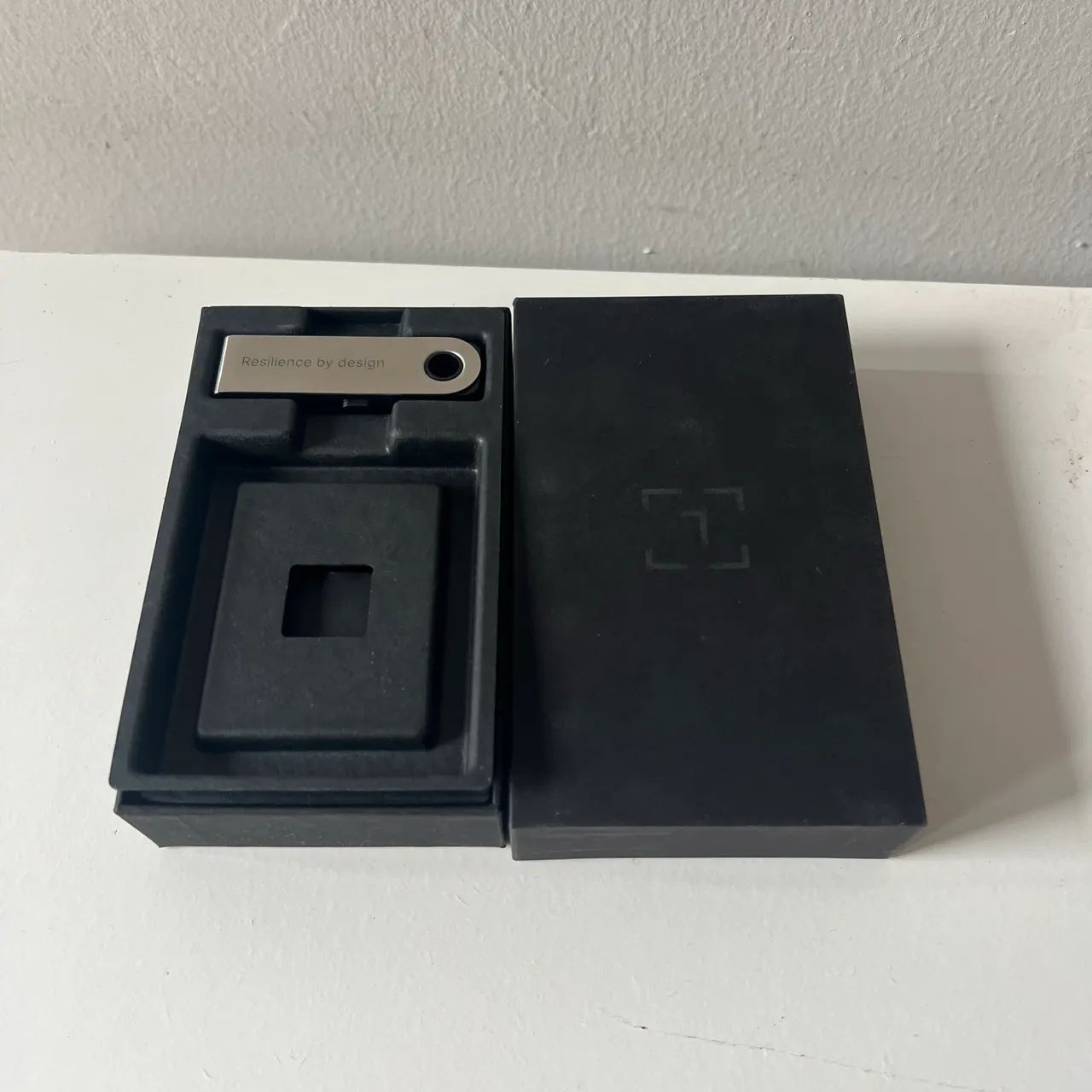 Kit 2 Ledger Nano S Plus + Case | 1 Lacrada - Foto 3